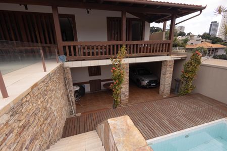 Casa para alugar com 563m², 4 quartos e 5 vagas Casa para alugar com 563m², 4 quartos e 5 vagasGaragem