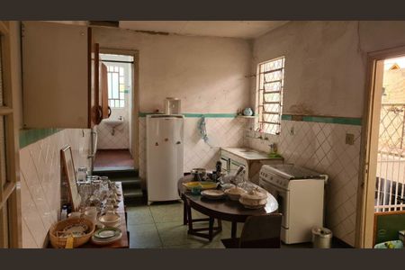 Casa à venda com 188m², 2 quartos e 1 vaga