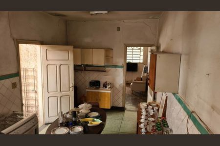 Casa à venda com 188m², 2 quartos e 1 vaga