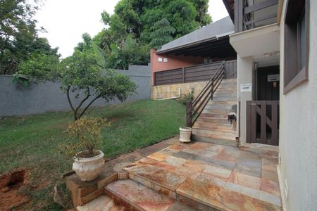 Casa à venda com 1700m², 5 quartos e 6 vagasQuintal lateral