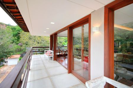 Casa à venda com 1700m², 5 quartos e 6 vagasVaranda da Sala