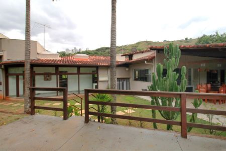 Casa à venda com 1700m², 5 quartos e 6 vagasAcesso ao quintal