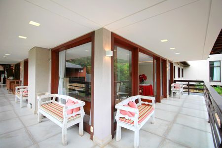 Casa à venda com 1700m², 5 quartos e 6 vagasVaranda da Sala