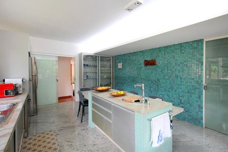 Casa à venda com 1700m², 5 quartos e 6 vagasCozinha