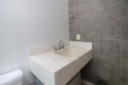 Casa à venda com 1700m², 5 quartos e 6 vagasBanheiro da Suíte 4