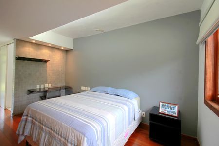 Casa à venda com 1700m², 5 quartos e 6 vagasSuite 4