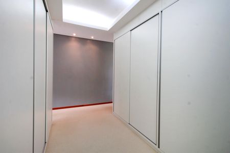 Casa à venda com 1700m², 5 quartos e 6 vagasCloset da Suite Master