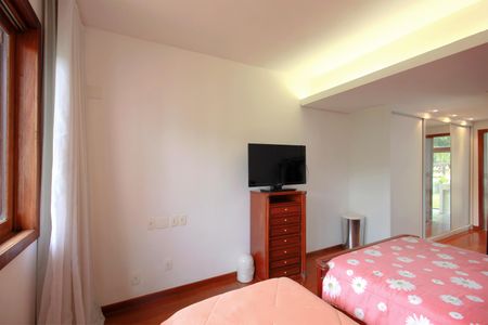 Casa à venda com 1700m², 5 quartos e 6 vagasSuite 3