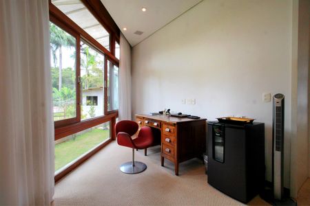 Casa à venda com 1700m², 5 quartos e 6 vagasEscritório da Suite Master