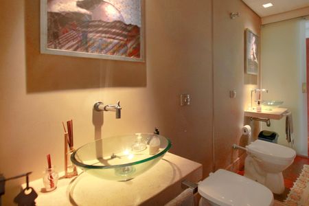 Casa à venda com 1700m², 5 quartos e 6 vagasLavabo