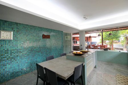 Casa à venda com 1700m², 5 quartos e 6 vagasCozinha