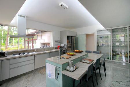 Casa à venda com 1700m², 5 quartos e 6 vagasCozinha