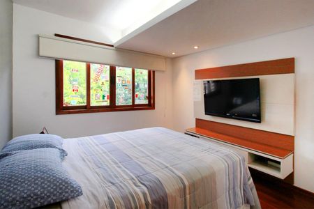 Casa à venda com 1700m², 5 quartos e 6 vagasSuite 4