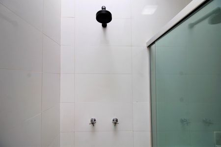 Casa à venda com 1700m², 5 quartos e 6 vagasBanheiro da Suíte 4