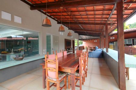 Casa à venda com 1700m², 5 quartos e 6 vagasVaranda do Espaço Gourmet
