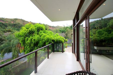 Casa à venda com 1700m², 5 quartos e 6 vagasVaranda da Suite Master