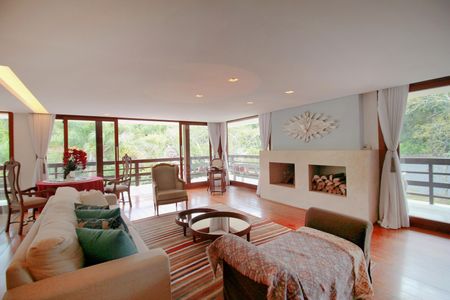 Casa à venda com 1700m², 5 quartos e 6 vagasSala