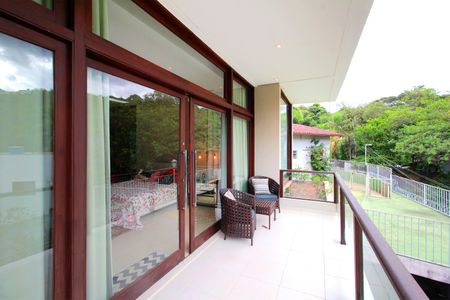 Casa à venda com 1700m², 5 quartos e 6 vagasVaranda da Suite Master