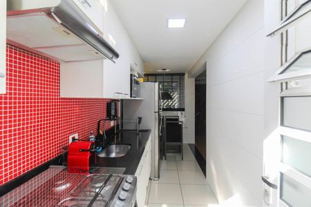 Casa à venda com 300m², 5 quartos e 6 vagasCozinha 2