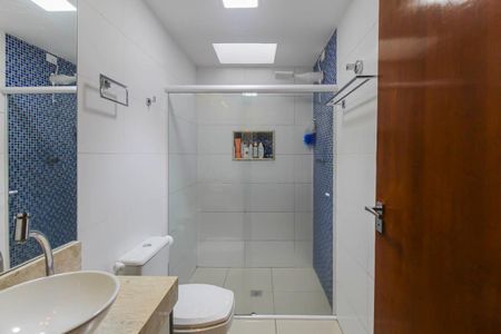 Casa à venda com 300m², 5 quartos e 6 vagasBanheiro 2