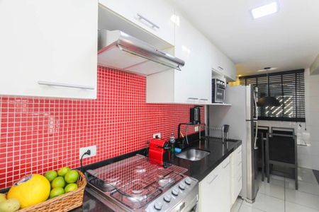 Casa à venda com 300m², 5 quartos e 6 vagasCozinha 2