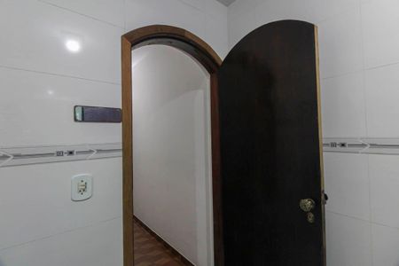 Casa à venda com 300m², 5 quartos e 6 vagasBanheiro 1