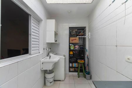 Casa à venda com 300m², 5 quartos e 6 vagasÁrea de Serviço 2