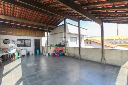 Casa à venda com 300m², 5 quartos e 6 vagasVaranda