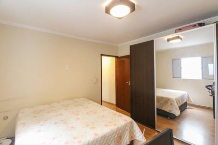 Casa à venda com 300m², 5 quartos e 6 vagasQuarto 4