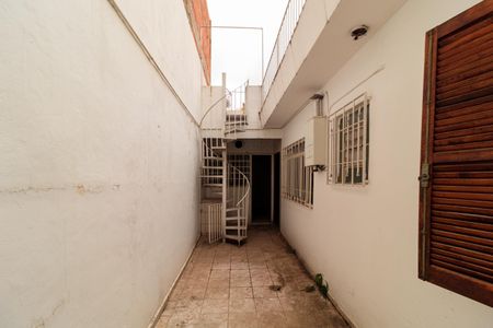 Casa à venda com 120m², 1 quarto e 2 vagasCorredor lateral