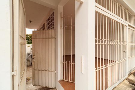 Casa à venda com 120m², 1 quarto e 2 vagasEntrada