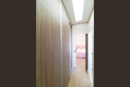 Casa de condomínio à venda com 268m², 3 quartos e 4 vagas Casa de condomínio à venda com 268m², 3 quartos e 4 vagasCloset da Suíte 01