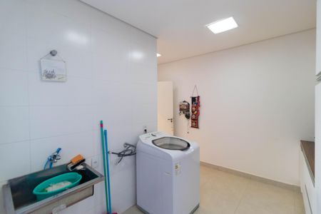 Casa de condomínio à venda com 268m², 3 quartos e 4 vagas Casa de condomínio à venda com 268m², 3 quartos e 4 vagasÁrea de Serviço