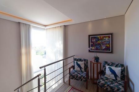 Casa de condomínio à venda com 268m², 3 quartos e 4 vagas Casa de condomínio à venda com 268m², 3 quartos e 4 vagasCorredor