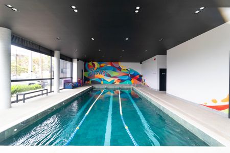 Casa de condomínio à venda com 268m², 3 quartos e 4 vagas Casa de condomínio à venda com 268m², 3 quartos e 4 vagasÁrea comum - Piscina