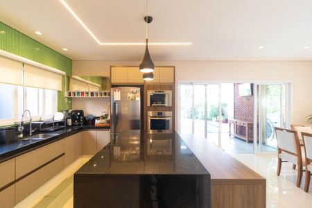 Casa de condomínio à venda com 268m², 3 quartos e 4 vagas Casa de condomínio à venda com 268m², 3 quartos e 4 vagasCozinha