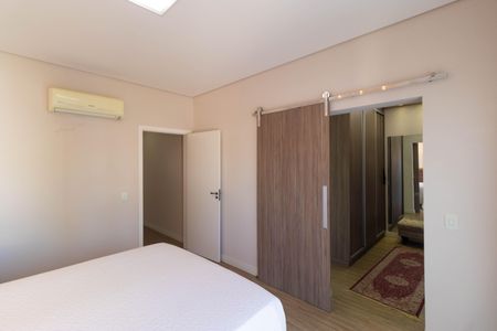 Casa de condomínio à venda com 268m², 3 quartos e 4 vagas Casa de condomínio à venda com 268m², 3 quartos e 4 vagasSuíte 03