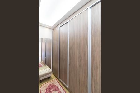 Casa de condomínio à venda com 268m², 3 quartos e 4 vagas Casa de condomínio à venda com 268m², 3 quartos e 4 vagasCloset da Suíte 03