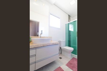 Casa de condomínio à venda com 268m², 3 quartos e 4 vagas Casa de condomínio à venda com 268m², 3 quartos e 4 vagasBanheiro da Suíte 01