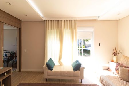 Casa de condomínio à venda com 268m², 3 quartos e 4 vagas Casa de condomínio à venda com 268m², 3 quartos e 4 vagasSala de TV