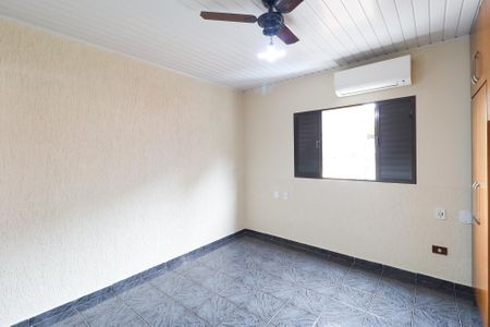 Casa para alugar com 160m², 3 quartos e 3 vagasSuíte