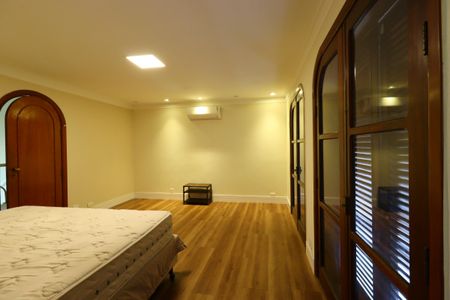 Casa à venda com 500m², 4 quartos e 4 vagasSuíte 1