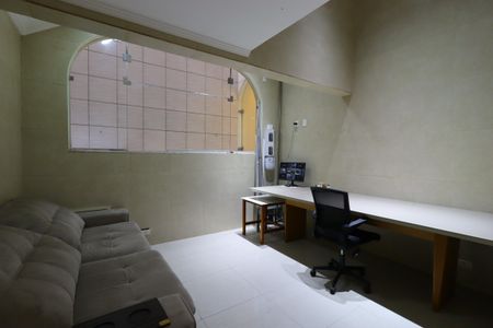 Casa à venda com 500m², 4 quartos e 4 vagasEscritório