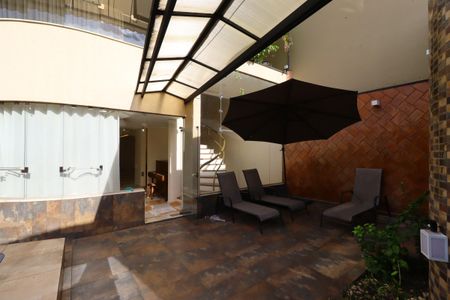 Casa à venda com 500m², 4 quartos e 4 vagasPiscina