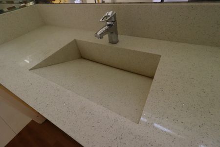 Casa à venda com 500m², 4 quartos e 4 vagasBanheiro da Suíte Master - Pia