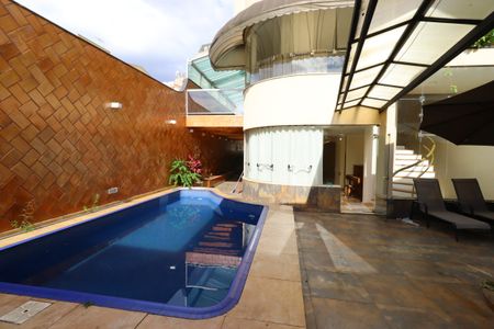 Casa à venda com 500m², 4 quartos e 4 vagasPiscina