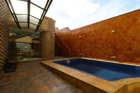 Casa à venda com 500m², 4 quartos e 4 vagasPiscina