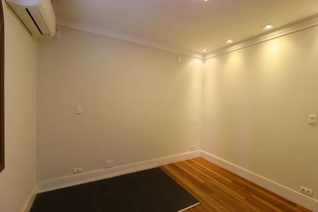 Casa à venda com 500m², 4 quartos e 4 vagasSuíte 3