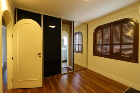 Casa à venda com 500m², 4 quartos e 4 vagasSuíte 3