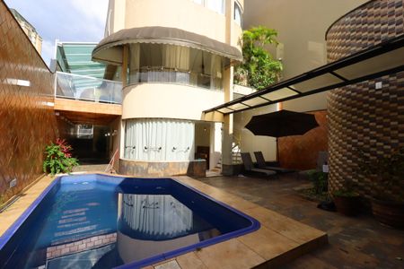 Casa à venda com 500m², 4 quartos e 4 vagasPiscina